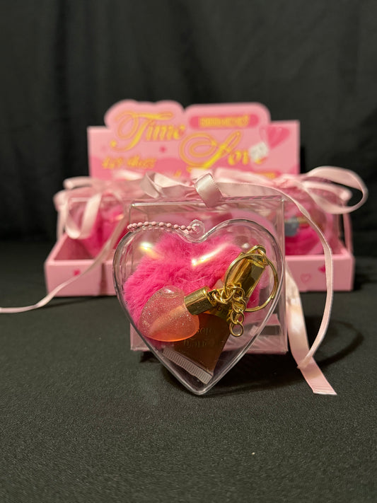 K&C Heart Chain with lipgloss & lip oil